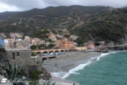 La spiaggia di Monterosso vista dalla Torre Aurora, Cinque Terre, Liguria